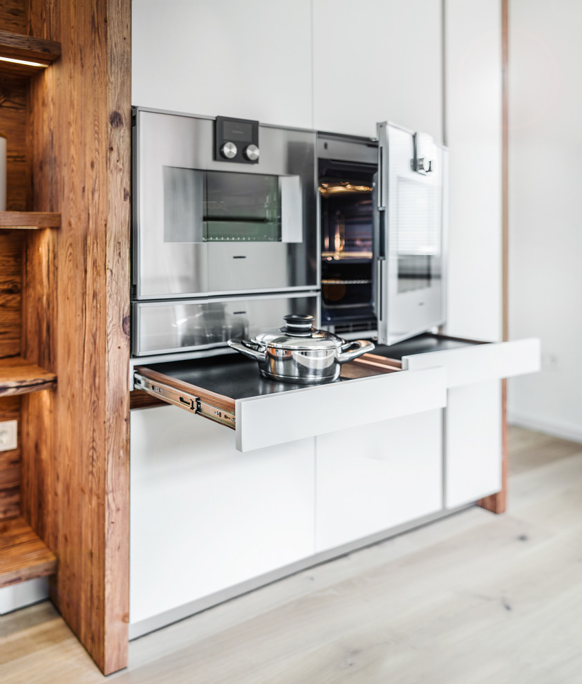 Offene Rustikale Küche mit Kücheninsel in München