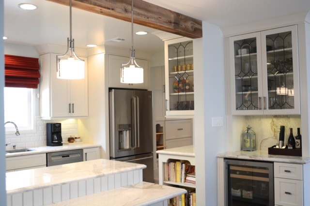 Transitional home design photo in Los Angeles