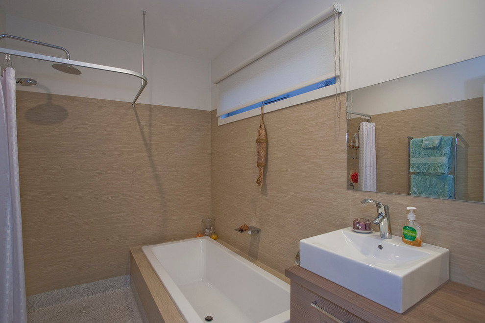 Inspiration for a beach style bathroom in Melbourne.