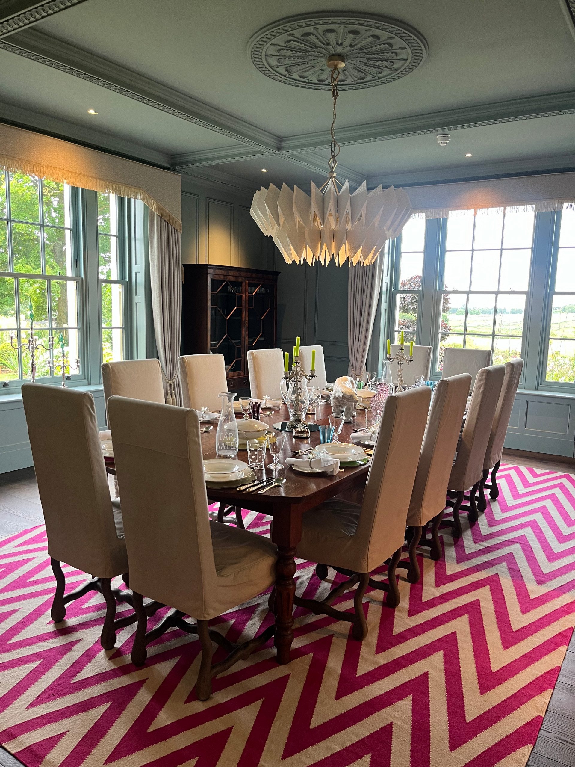 Dining room - dining room idea in London