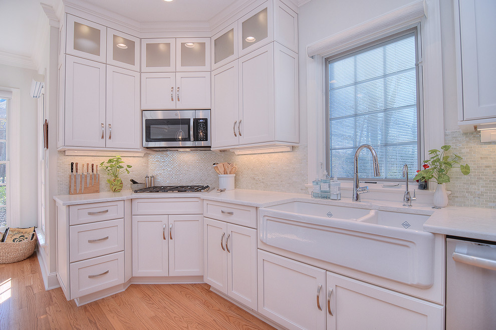 Example of a transitional home design design in Charlotte