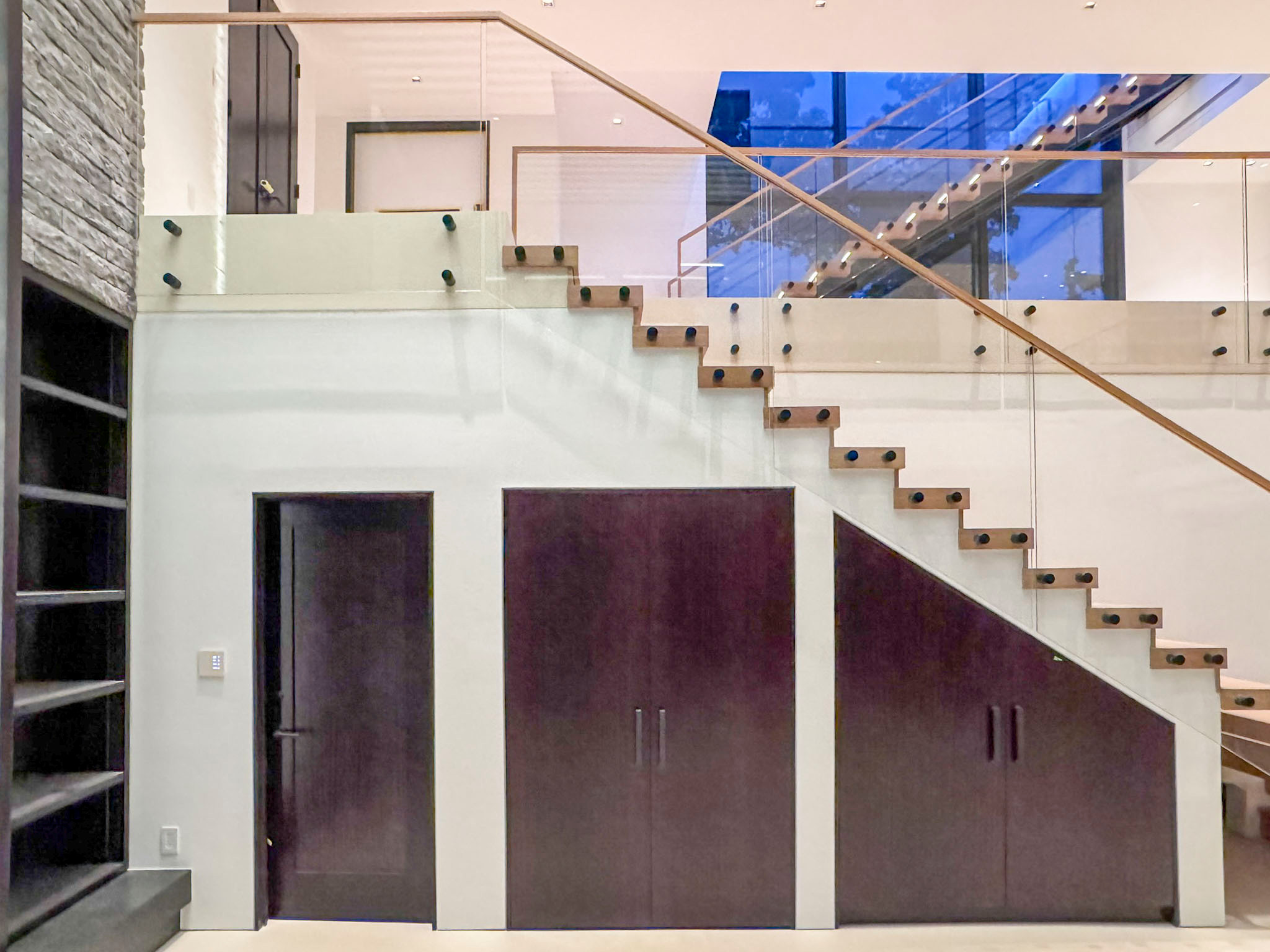 126_Visually Open and Light Contemporary Staircase, Mclean, VA 22102