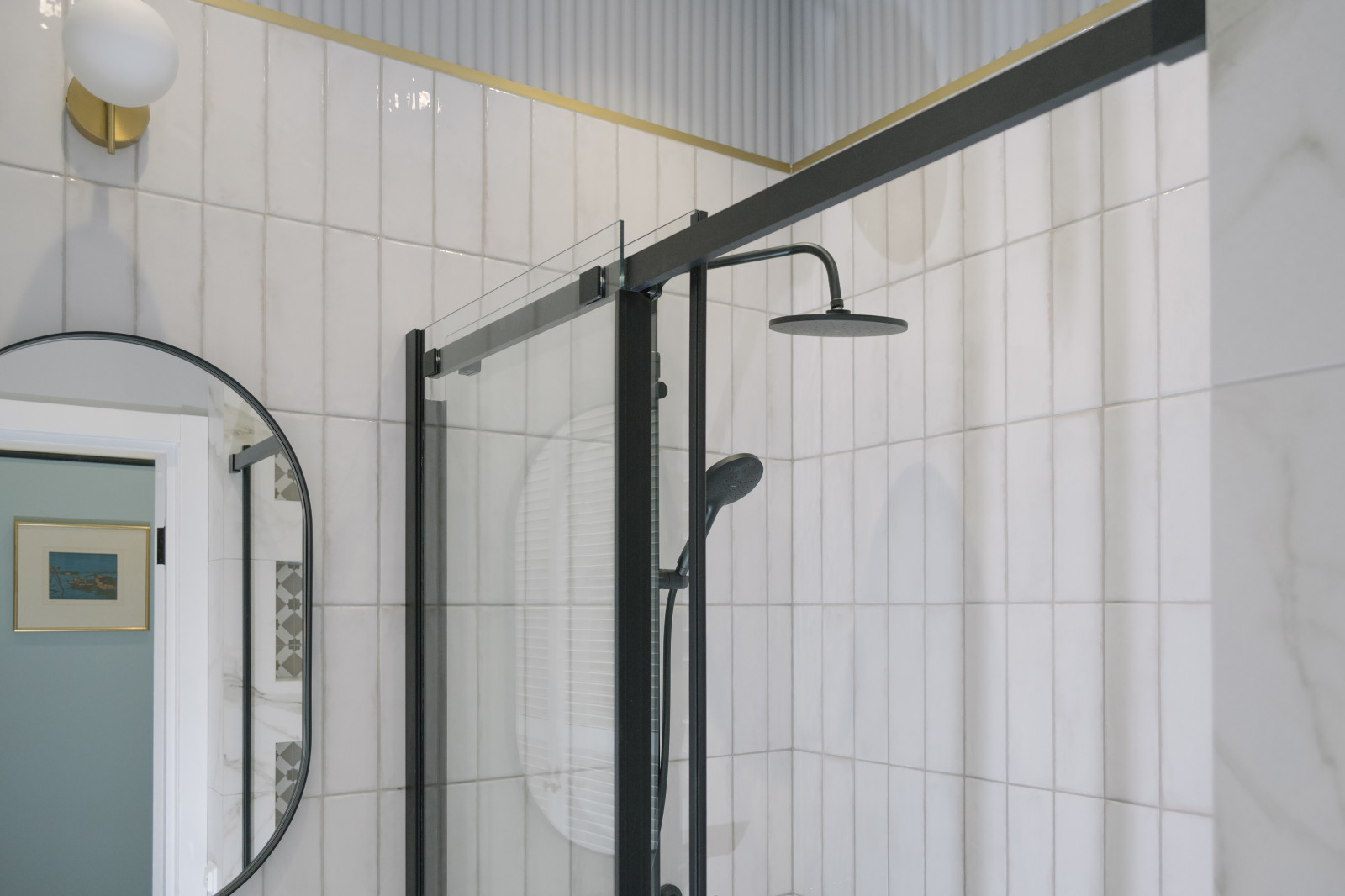 Реализация проекта в старом фонде СПб, квартира с камином.