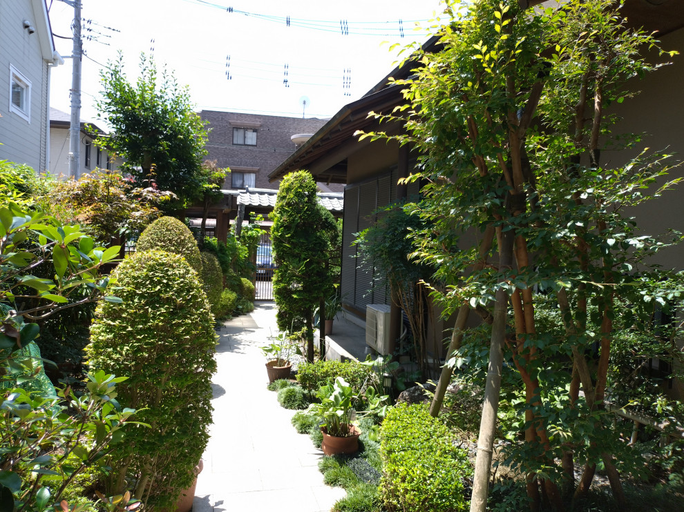 門扉までの通路