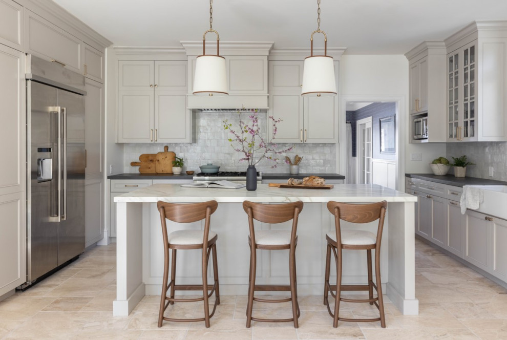 Example of a classic kitchen design in San Francisco