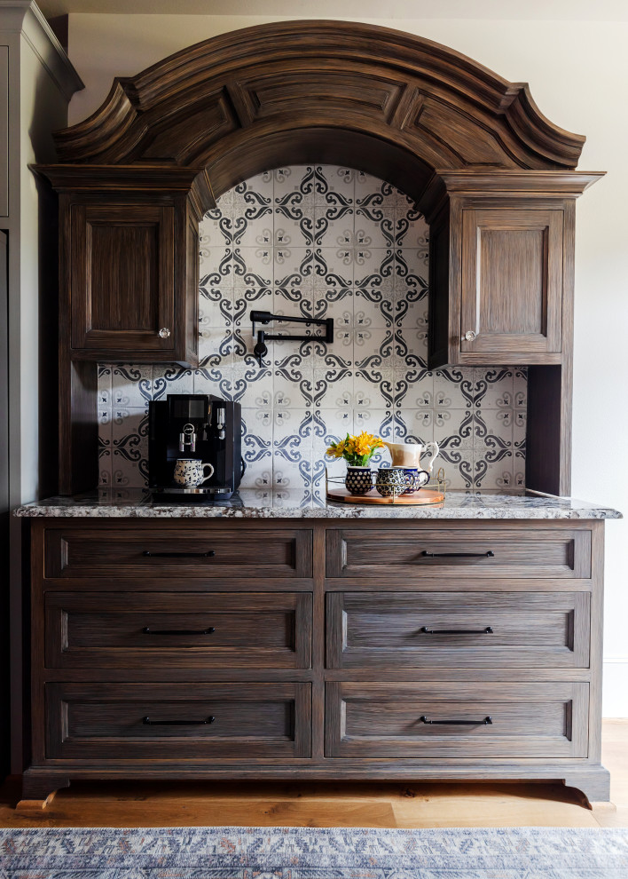 Transitional kitchen photo in Houston