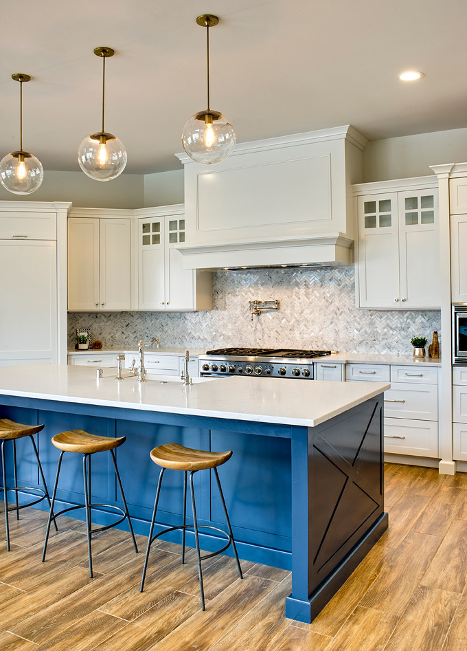 Kitchen - transitional kitchen idea in Albuquerque