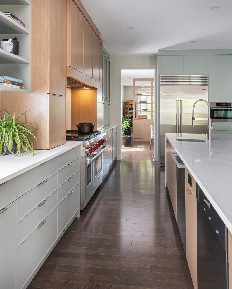 Example of a transitional kitchen design in Ottawa