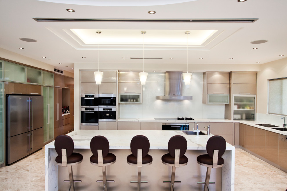 Design ideas for a contemporary kitchen in Sydney with stainless steel appliances.