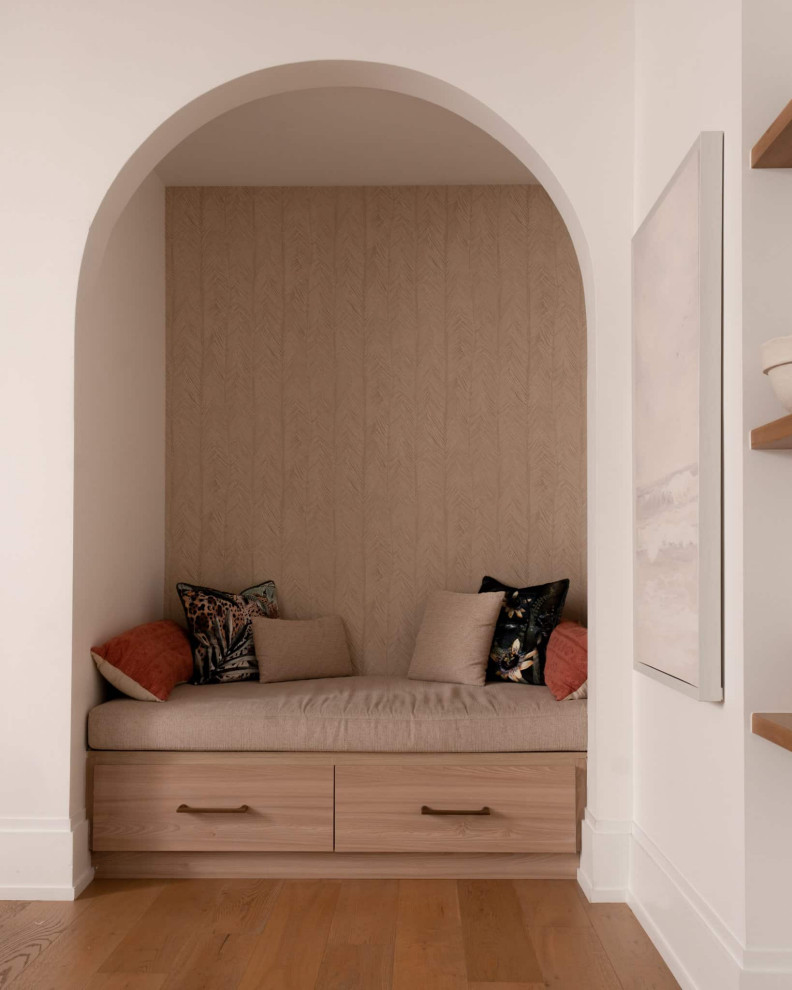 Inspiration for a transitional home design remodel in Toronto