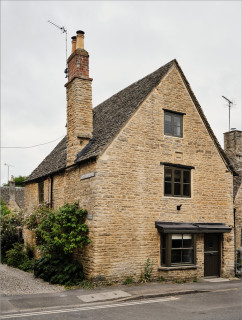 Houzz Tour: 15th-Century Stone Cottage Gets a Sensitive Update (15 photos)