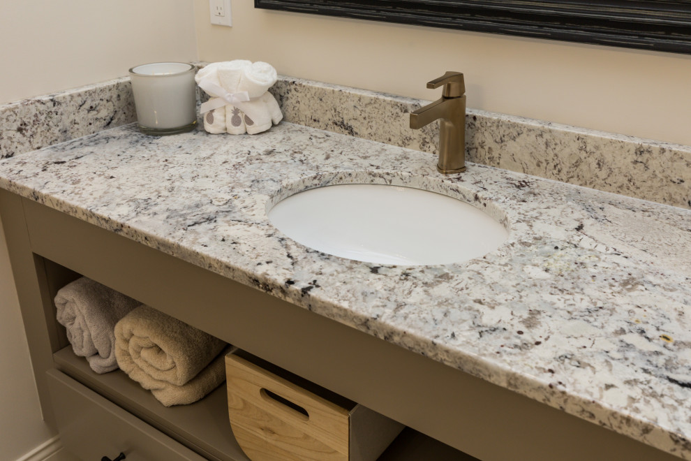Bathroom - transitional bathroom idea in Cedar Rapids