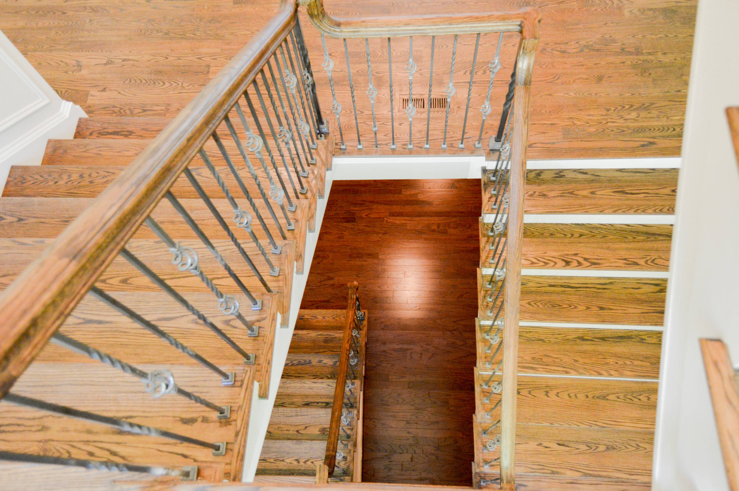 38_European Style Circular Balcony and Multi-level Staircase, Middleburg, VA 201