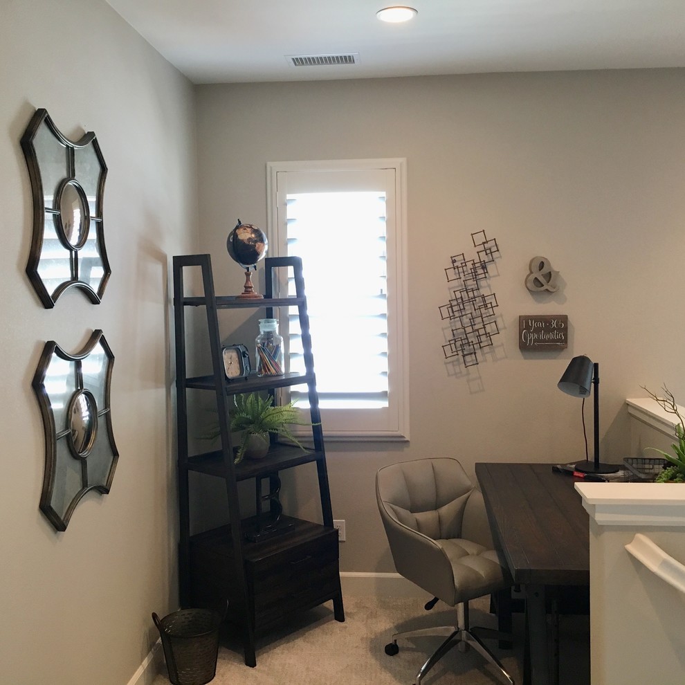 Example of a transitional home design design in Orange County