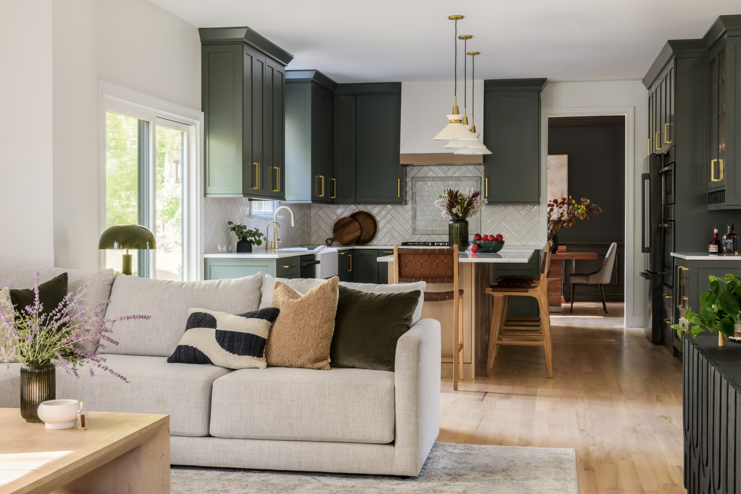 Home Remodeling l Modern Kitchen Transformations