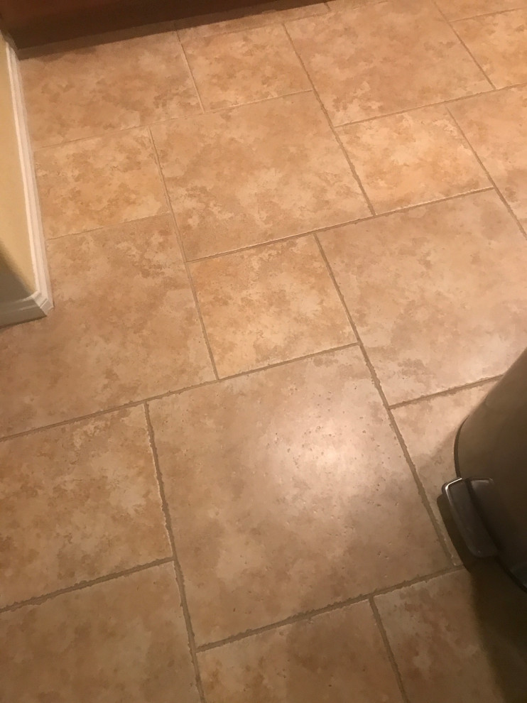 What paint colors go with travertine yellow floors?