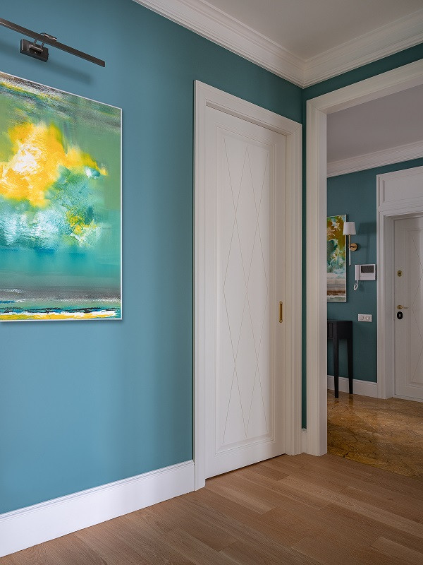 Картины в прихожей