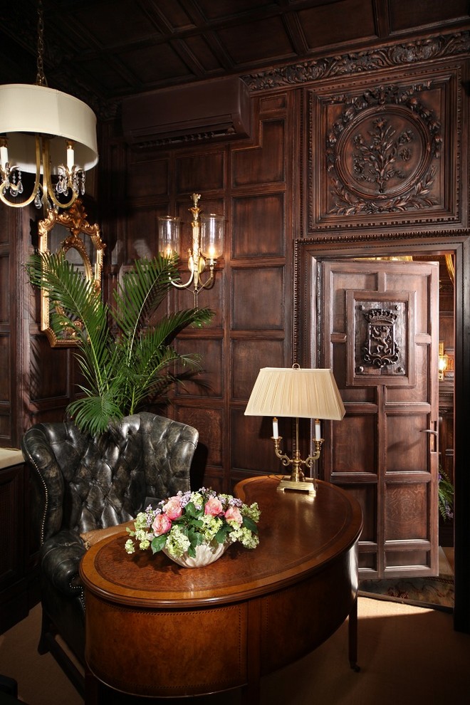 Уютный кабинет в традициях старой Англии.