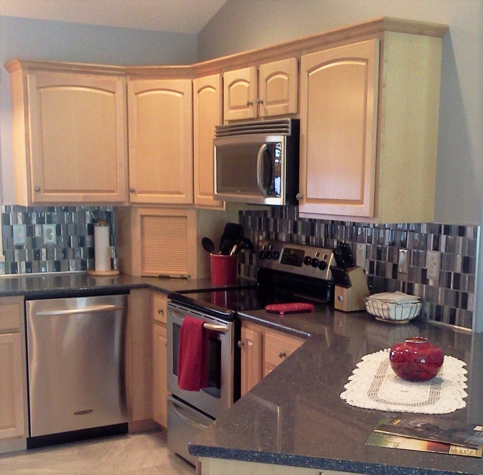 Inspiration for a transitional kitchen remodel in Chicago