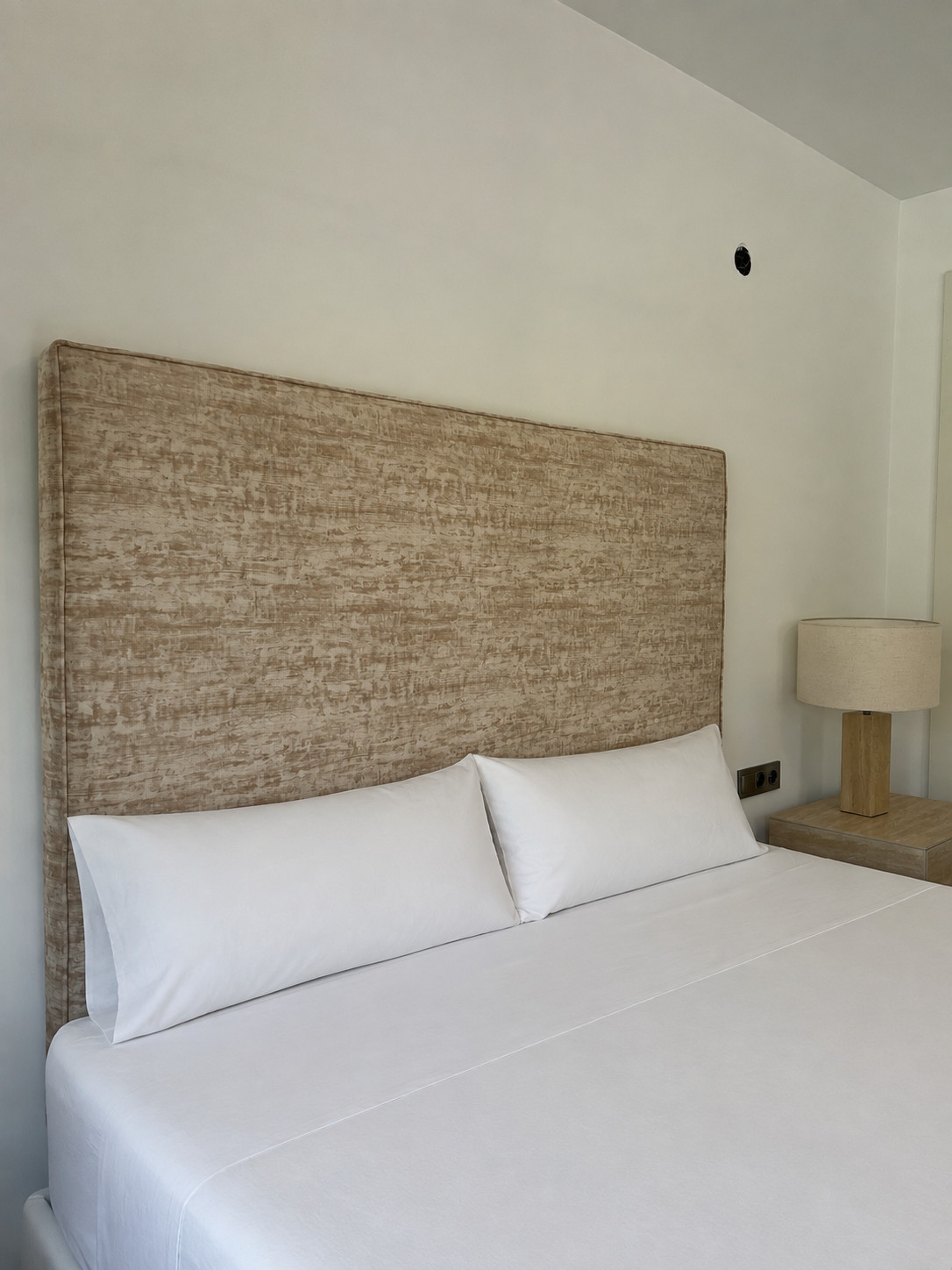 BEDS & HEADBOARDS