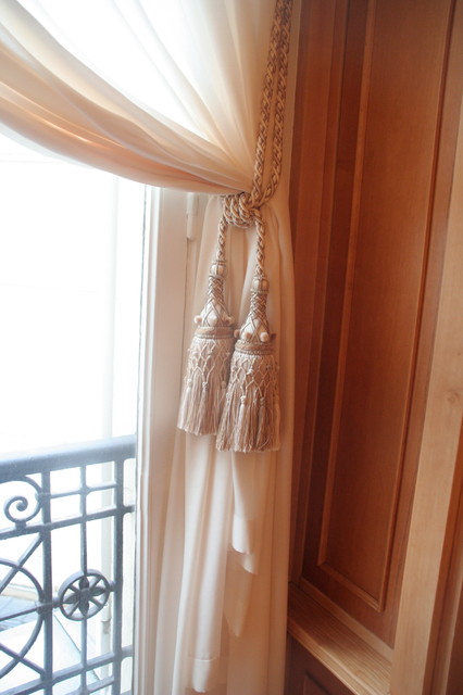 Paris - Saint Augustin transitional-living-room