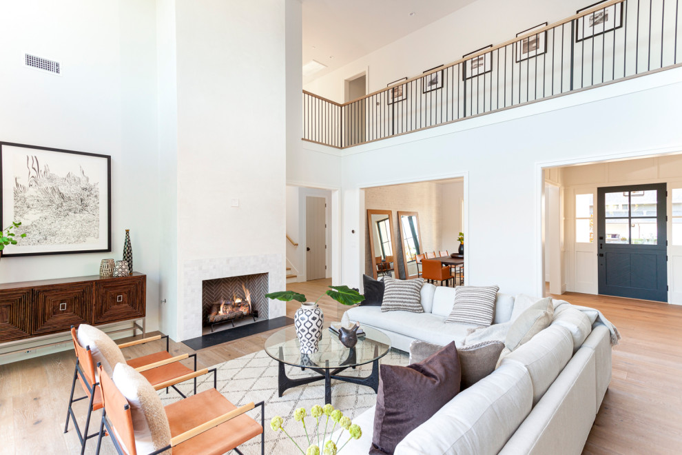 Inspiration for a transitional home design remodel in Orange County