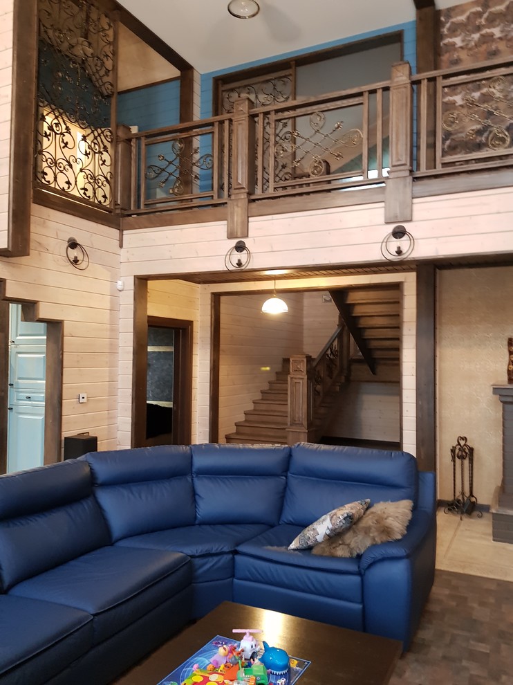 проект дома из клееного бруса, гостиная, лестница и баллюстрада, второй свет