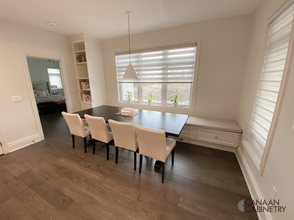 Transitional home design photo in Toronto