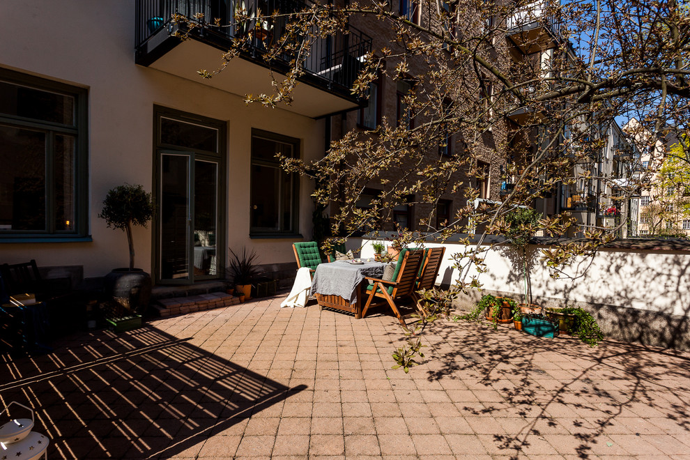 Foto på en minimalistisk uteplats