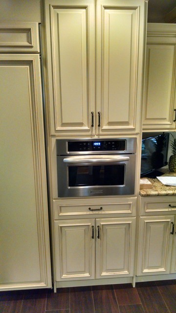 Counter Height Microwave Built In Transitional Kitchen New