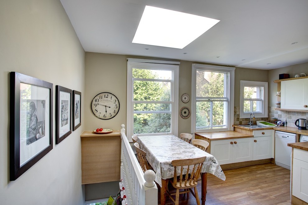 This is an example of a contemporary kitchen in London.