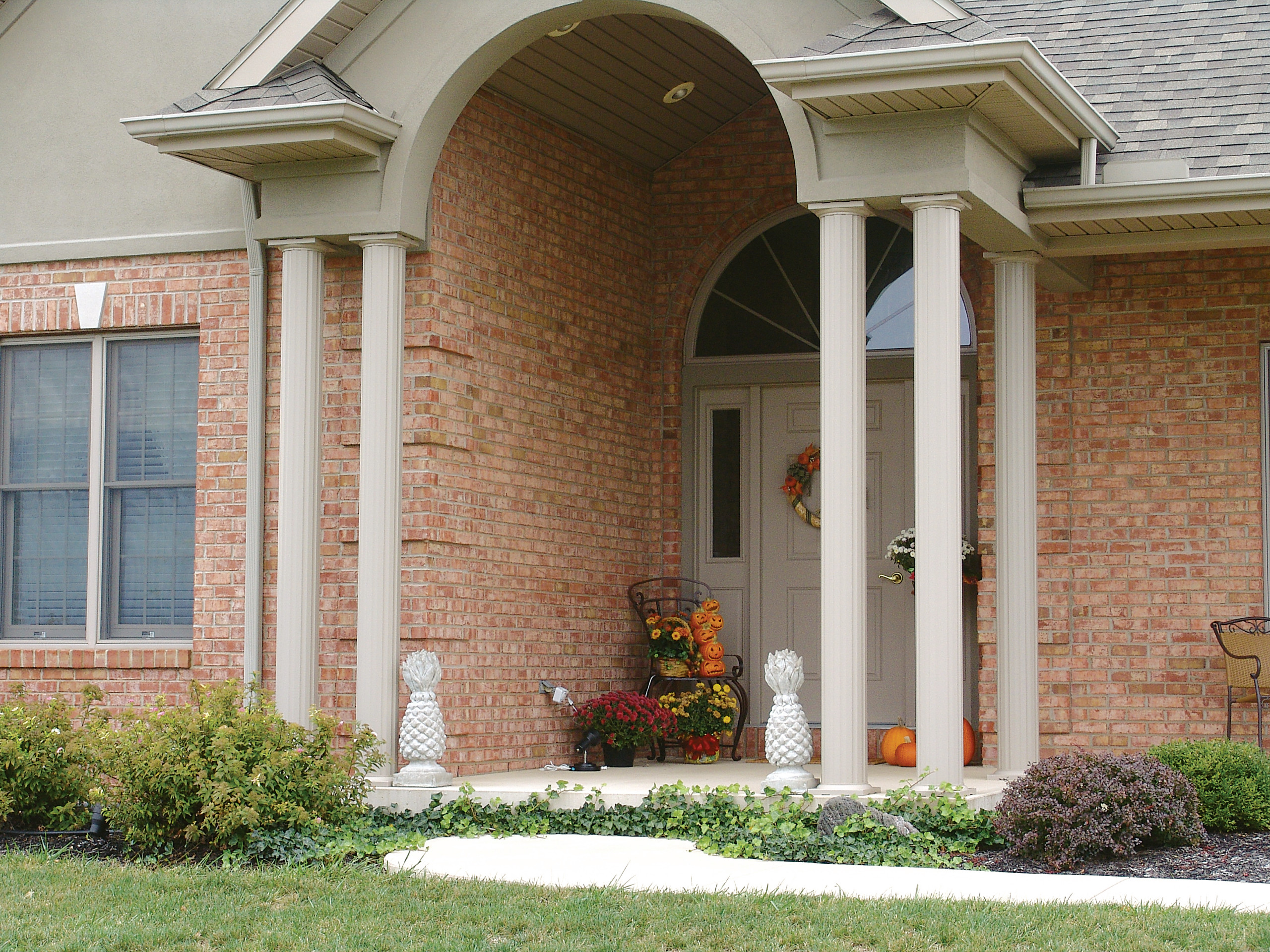 Round Porch Columns - Photos & Ideas | Houzz