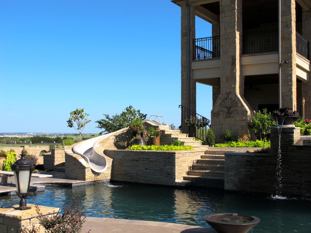 Slides & Water Features moderno-piscina