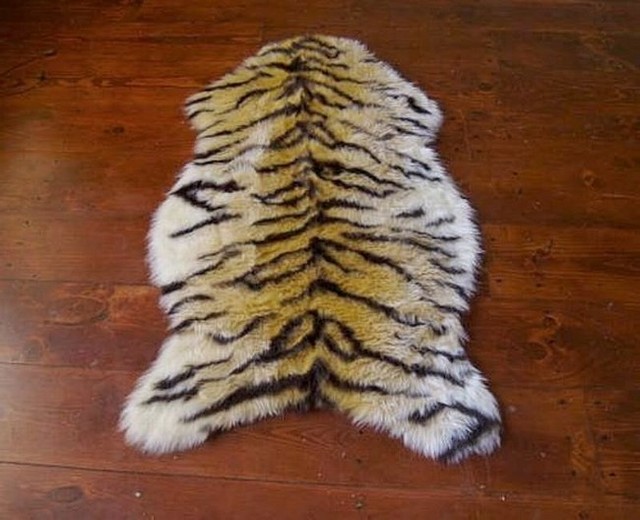 Faux Savannah Tiger Skin Rug 2'4x4'6 Small