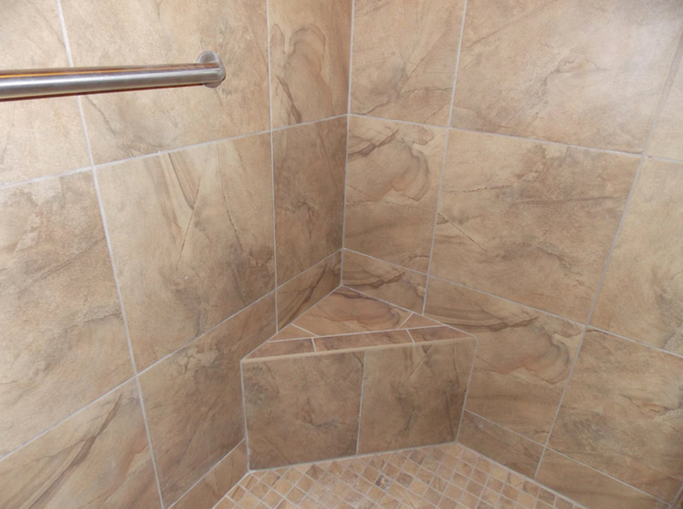 Doorless shower - large transitional master doorless shower idea in Austin