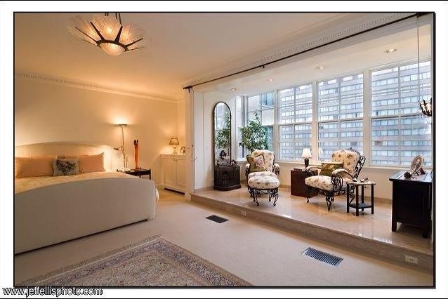 East Lake Shore Drive Apartment