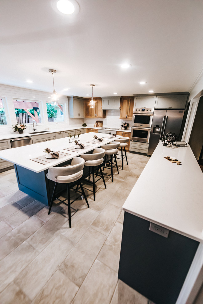 Transitional home design photo in Seattle