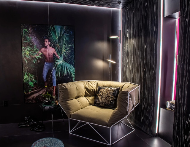 Sacred Cave modern-wohnzimmer