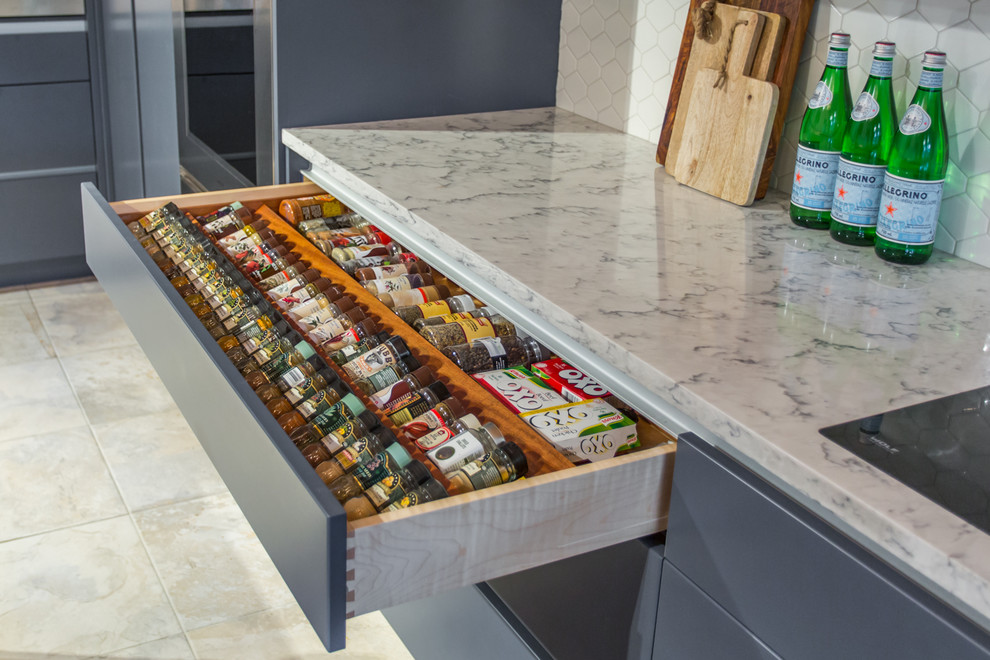 Kitchen - modern kitchen idea