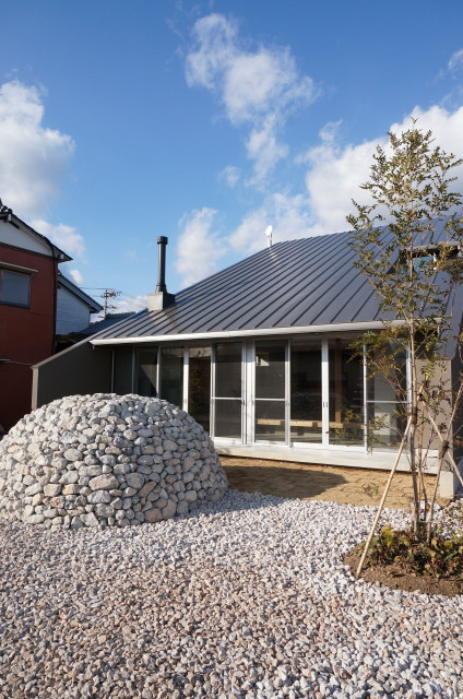 のびやかでカジュアルな家 moderno-fachada