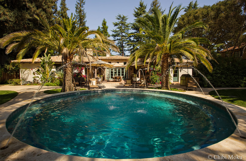 This is an example of a mediterranean pool in San Francisco.