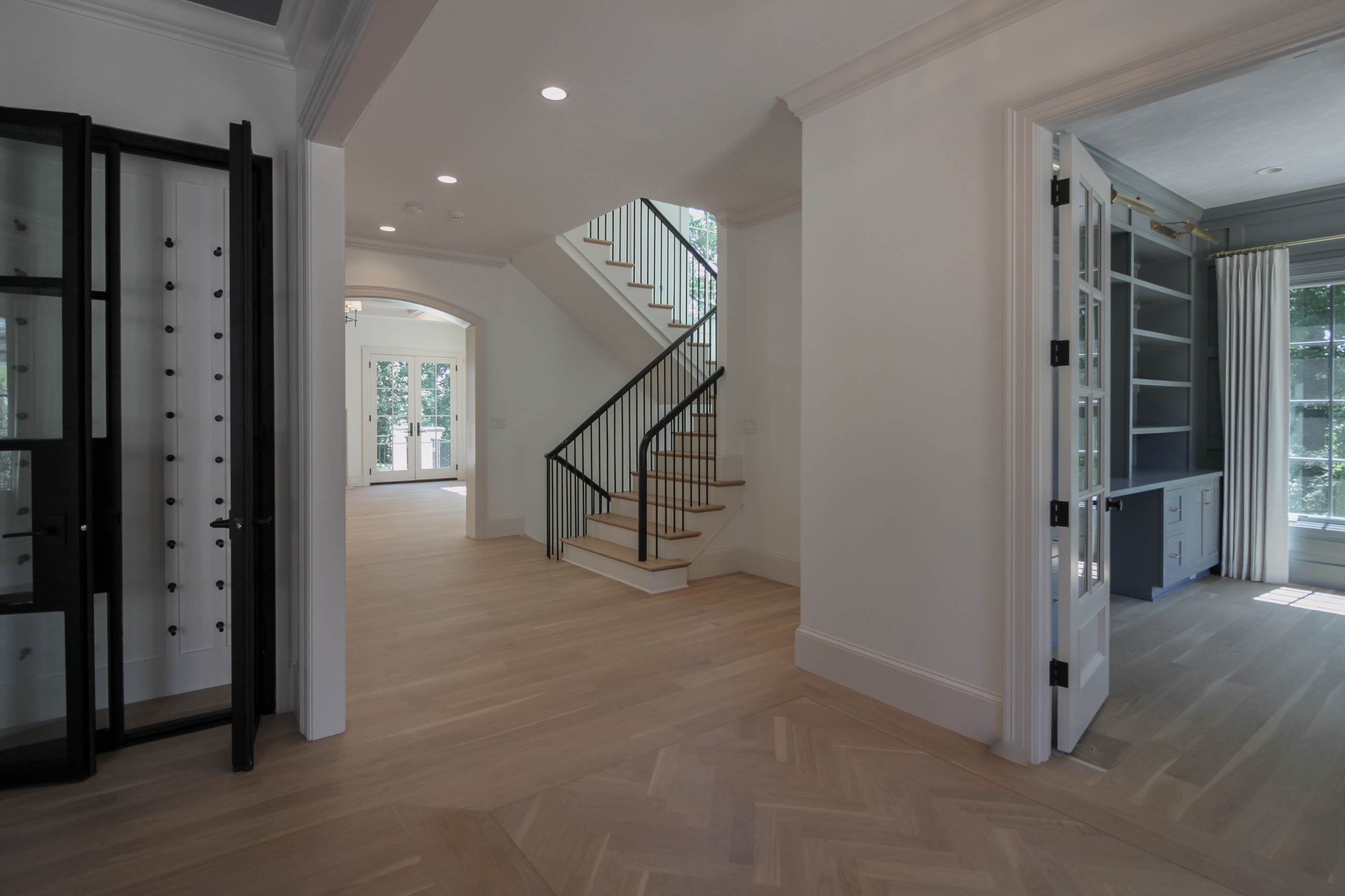 88_Clean & Modern Staircase, Arlington VA 22207