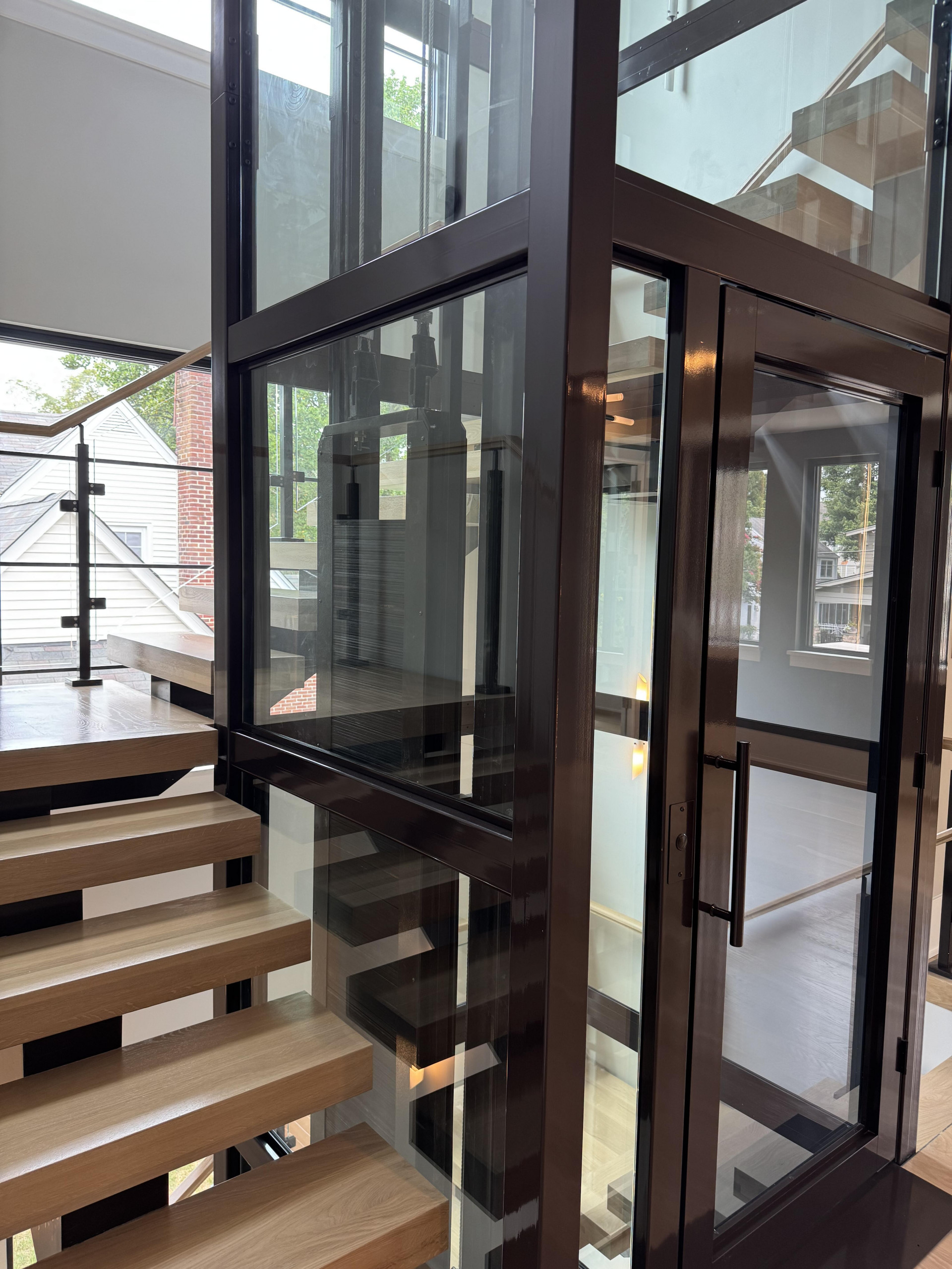 136_Modern Mono-Beam Encircling Glass Elevator, Bethesda, MD 20814