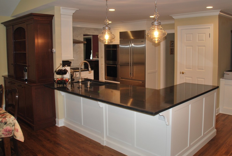 Home design - transitional home design idea