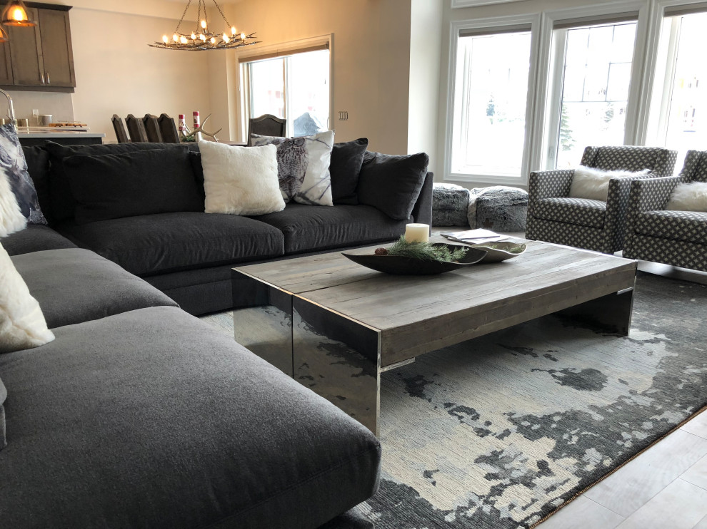 Inspiration for a rustic home design remodel in Toronto