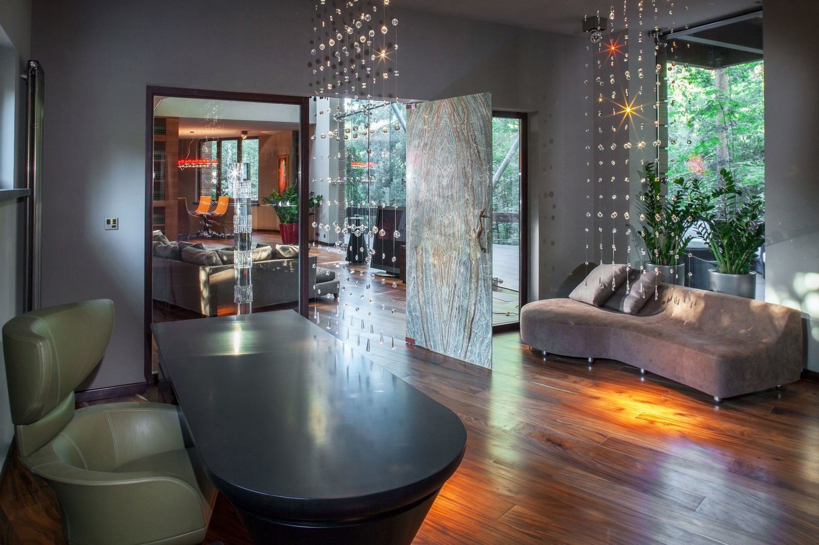 Прозрачный дом на Новорижском шоссе