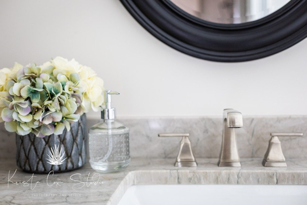 Home design - transitional home design idea