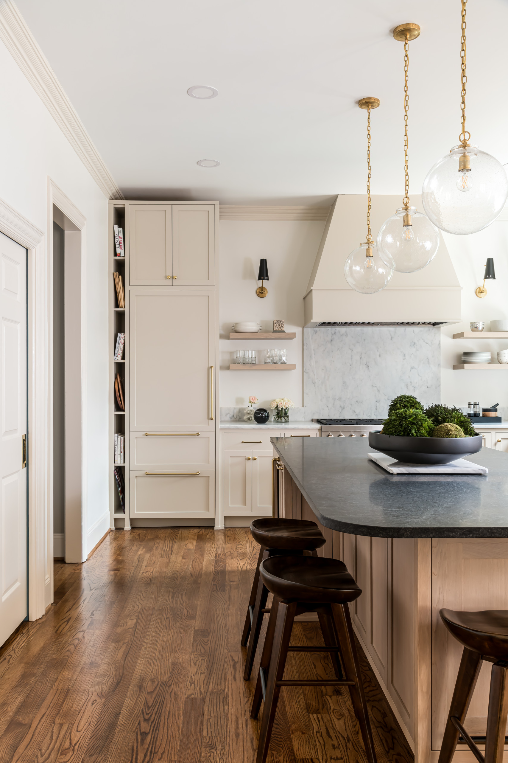 DULUTH -  Warm and Modern Kitchen