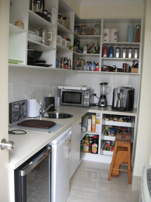 This is an example of a modern kitchen in Brisbane.