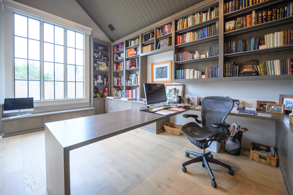 ソルトレイクシティにあるカントリー風のおしゃれなホームオフィス・書斎の写真